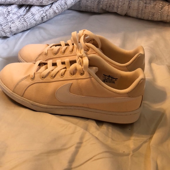 Nike lifestyle shoes - Picture 3 of 6